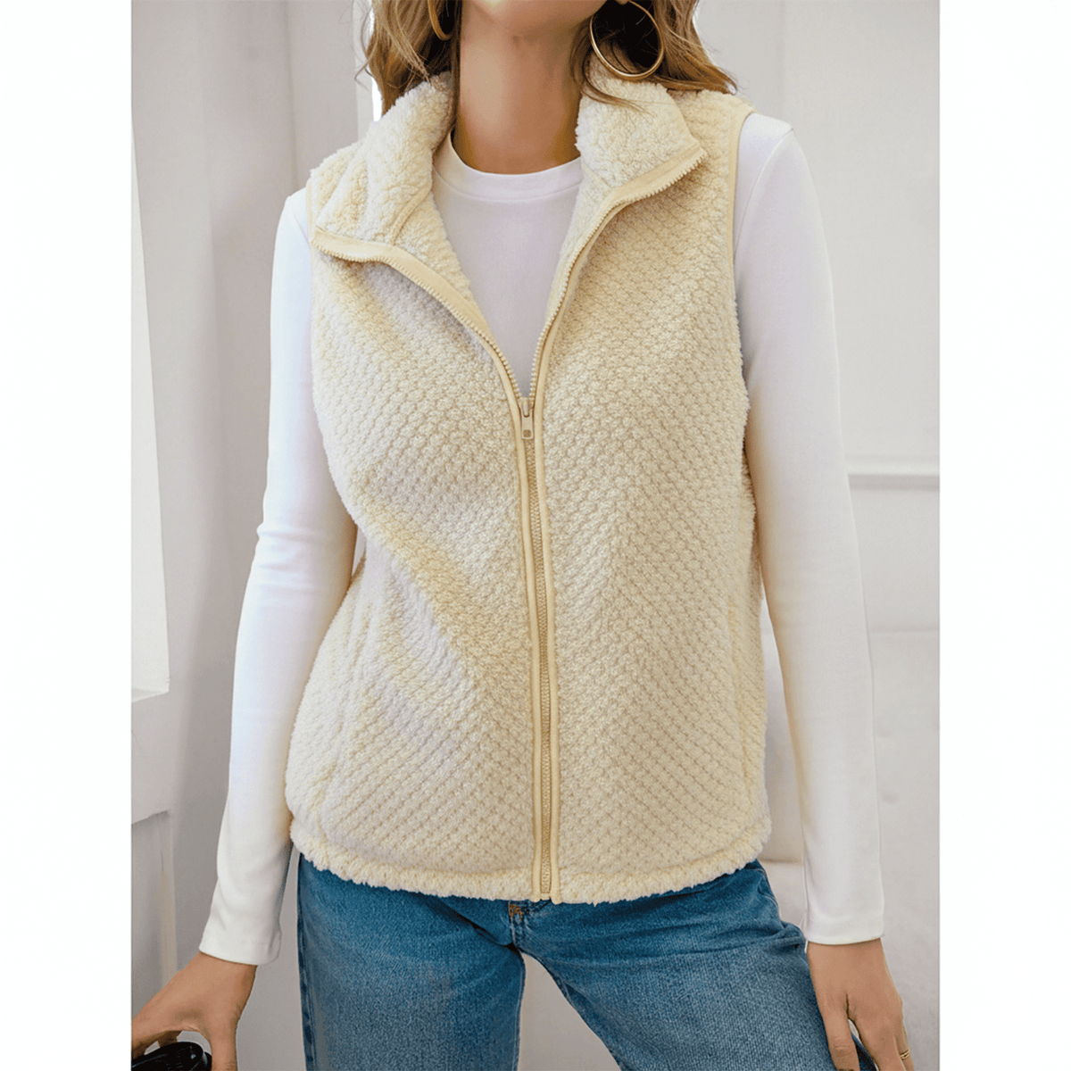 WQD Womens Sherpa Fleece Vest Lightweight Sleeveless Zip Up Jacket with Pockets Cozy Fuzzy Outerwear for Fall Winter Layering