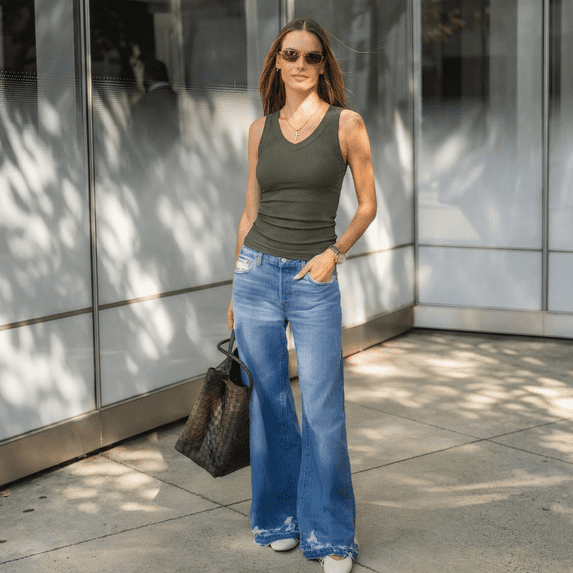 WQD 2 Pack Tank Tops for Women V Neck Ribbed Knit Slim Fitted Sleeveless Basic Tee Tanks Casual Summer Fashion Clothes