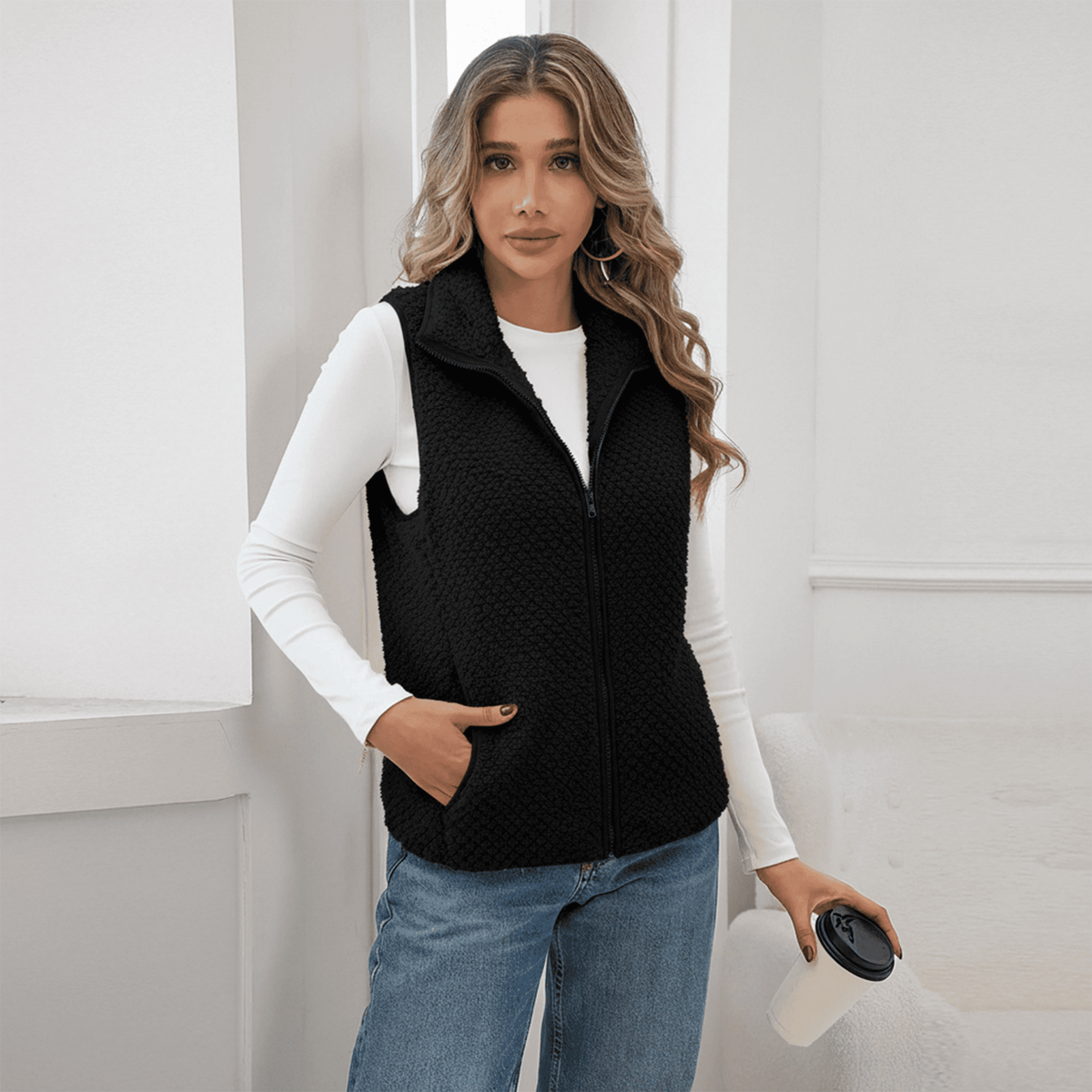 WQD Womens Sherpa Fleece Vest Lightweight Sleeveless Zip Up Jacket with Pockets Cozy Fuzzy Outerwear for Fall Winter Layering